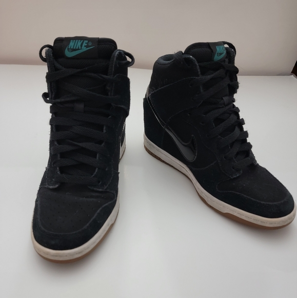 Pre-owned Nike Women's Dunk Sky Hi Embossed Sneaker, Black, 6.5 - Picture 8 of 17